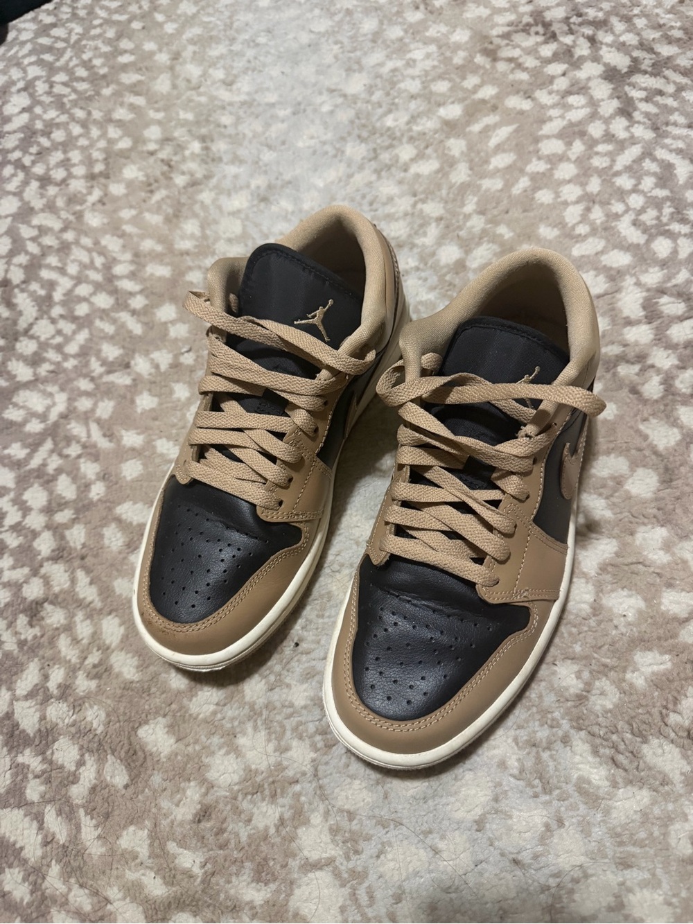 Jordan Low Top Sneakers in Black and Tan